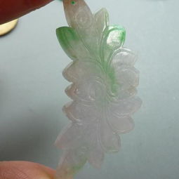 清代冰糯種春色老翡翠滿工荷葉大提頭墜 雅韻傳承與市場價(jià)值解析