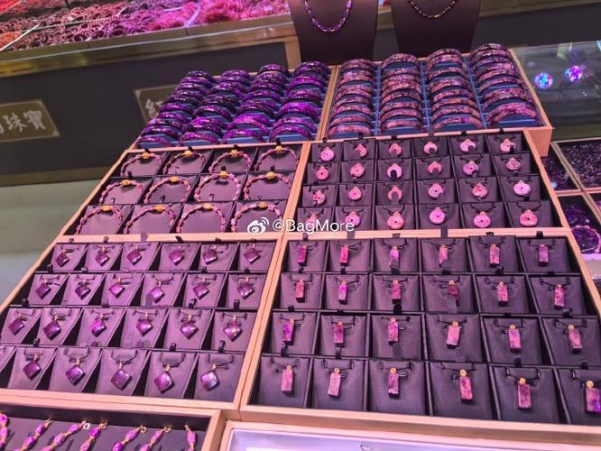 石舒俱來 蘇紀石給大家分享一下客戶檔口成品以后的美物原石進了工廠